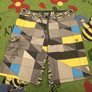 Hurley Men's Geometric Gray Shorts Size: 33